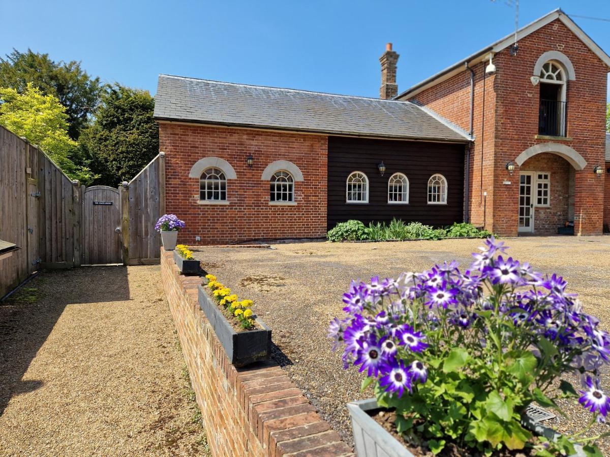 The Coach House Villa Hawkhurst Exterior photo